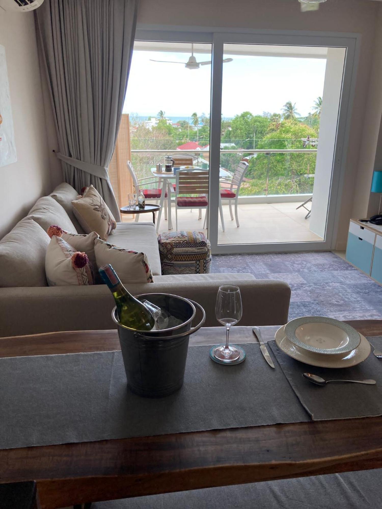 Babylon Sky Garden - Long Term Holiday Rentals Rawai Room photo